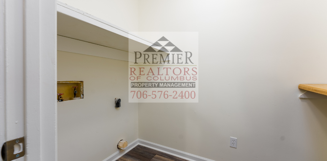 4702 Harbin Street - 1 property image