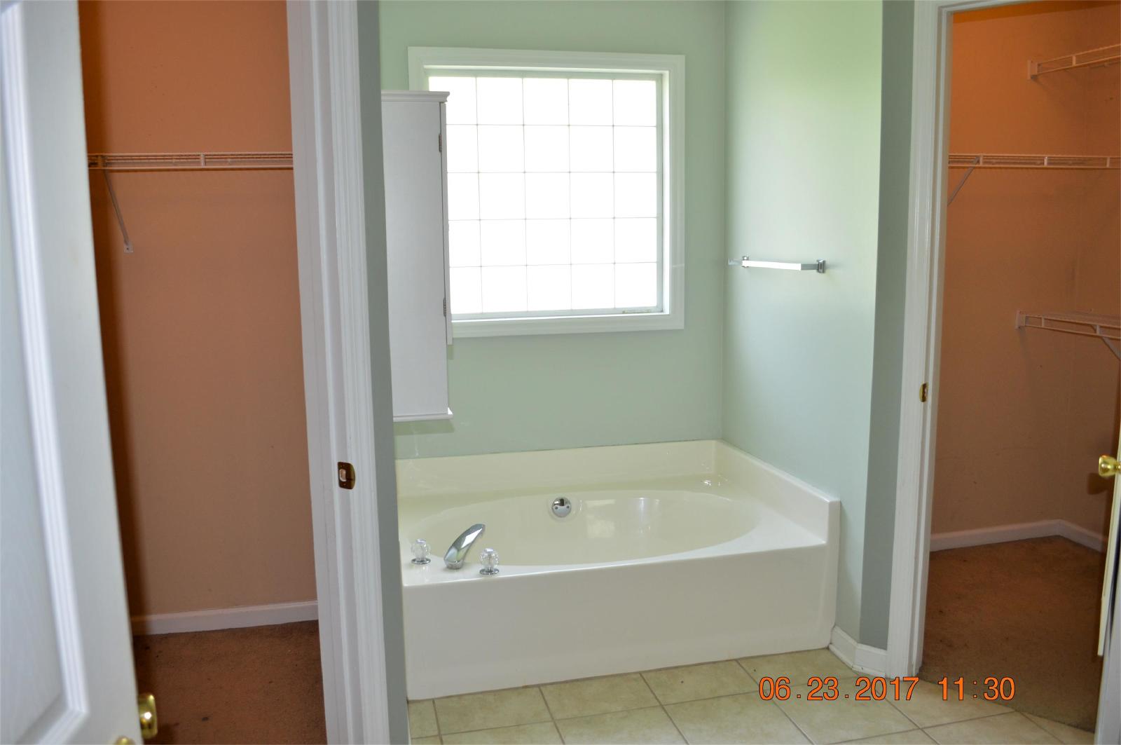 8 Lincolnshire Lane - 1 property image