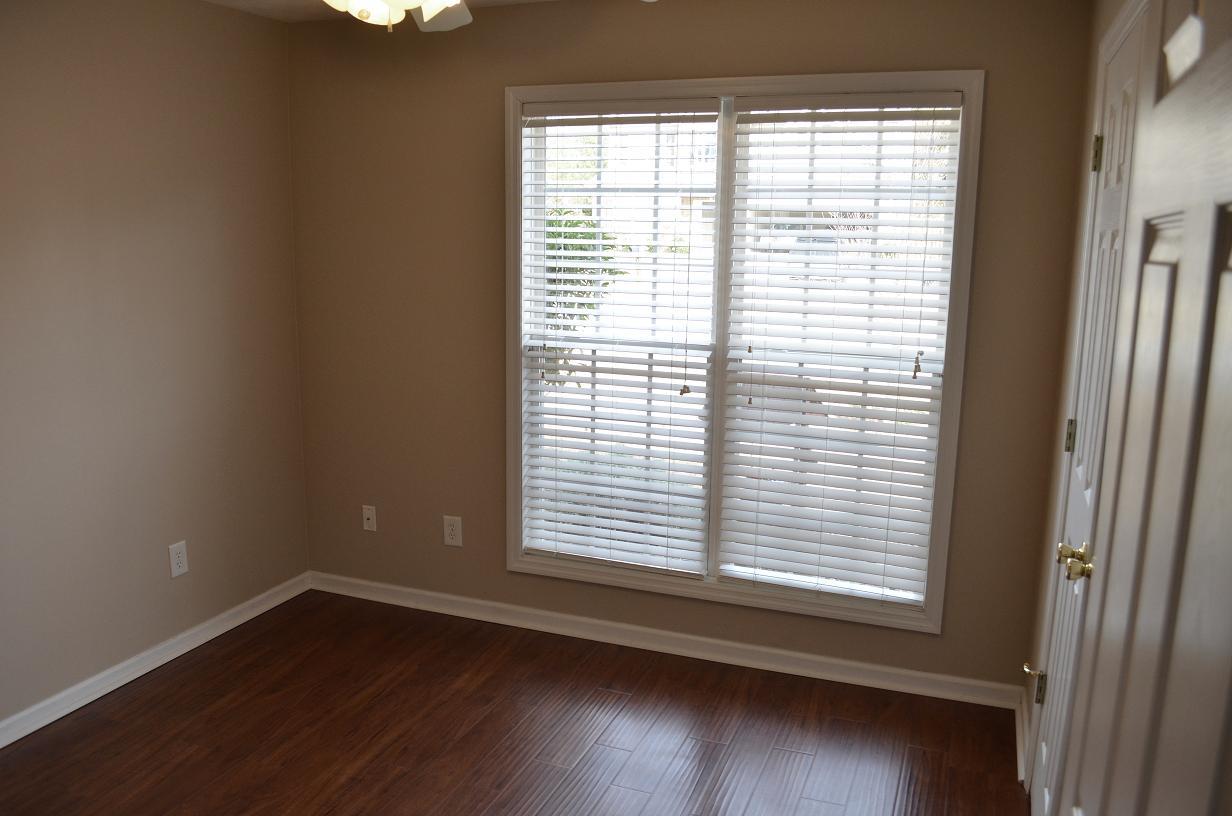 8 Lincolnshire Lane - 1 property image