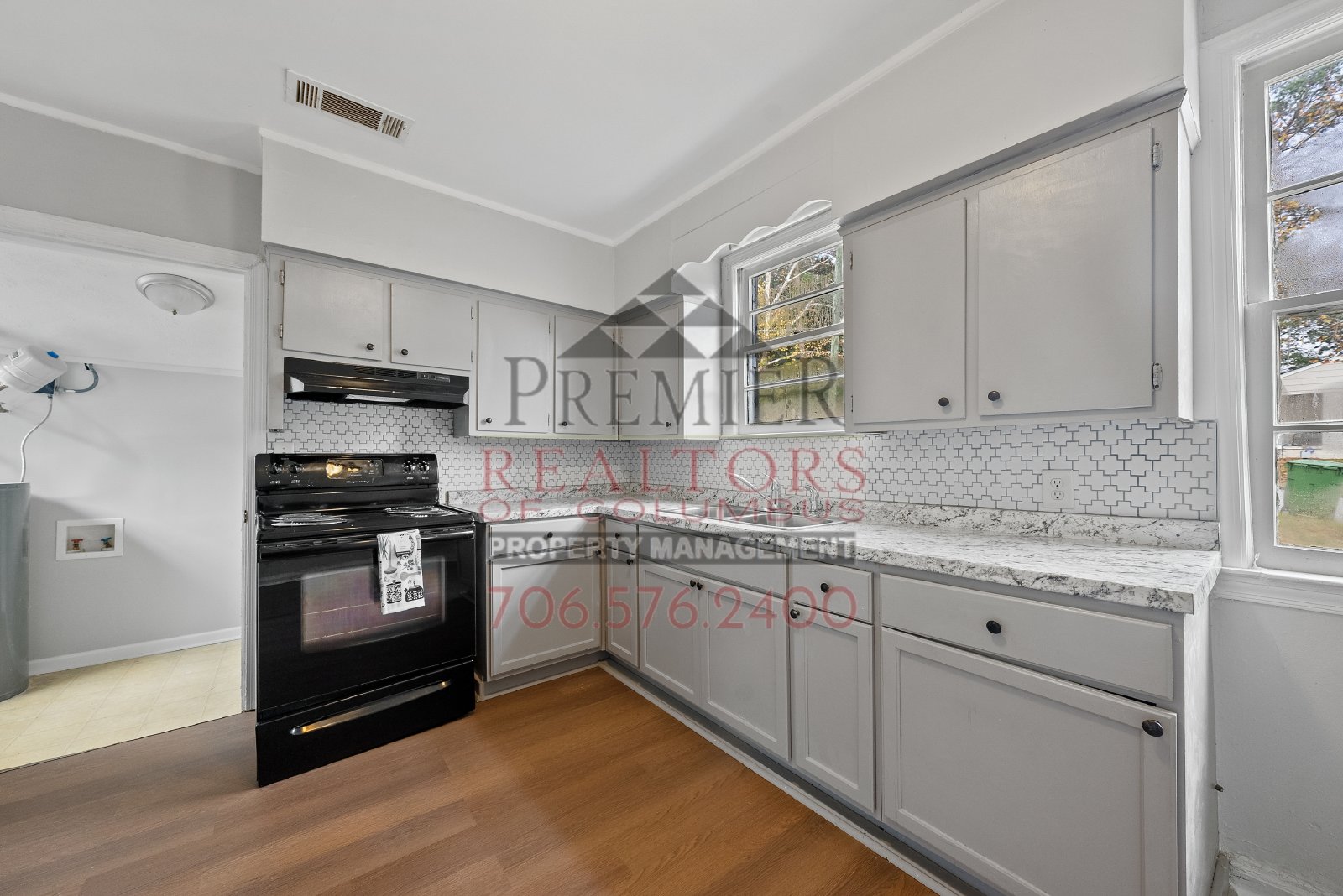 3322 10th St. - 1 property image