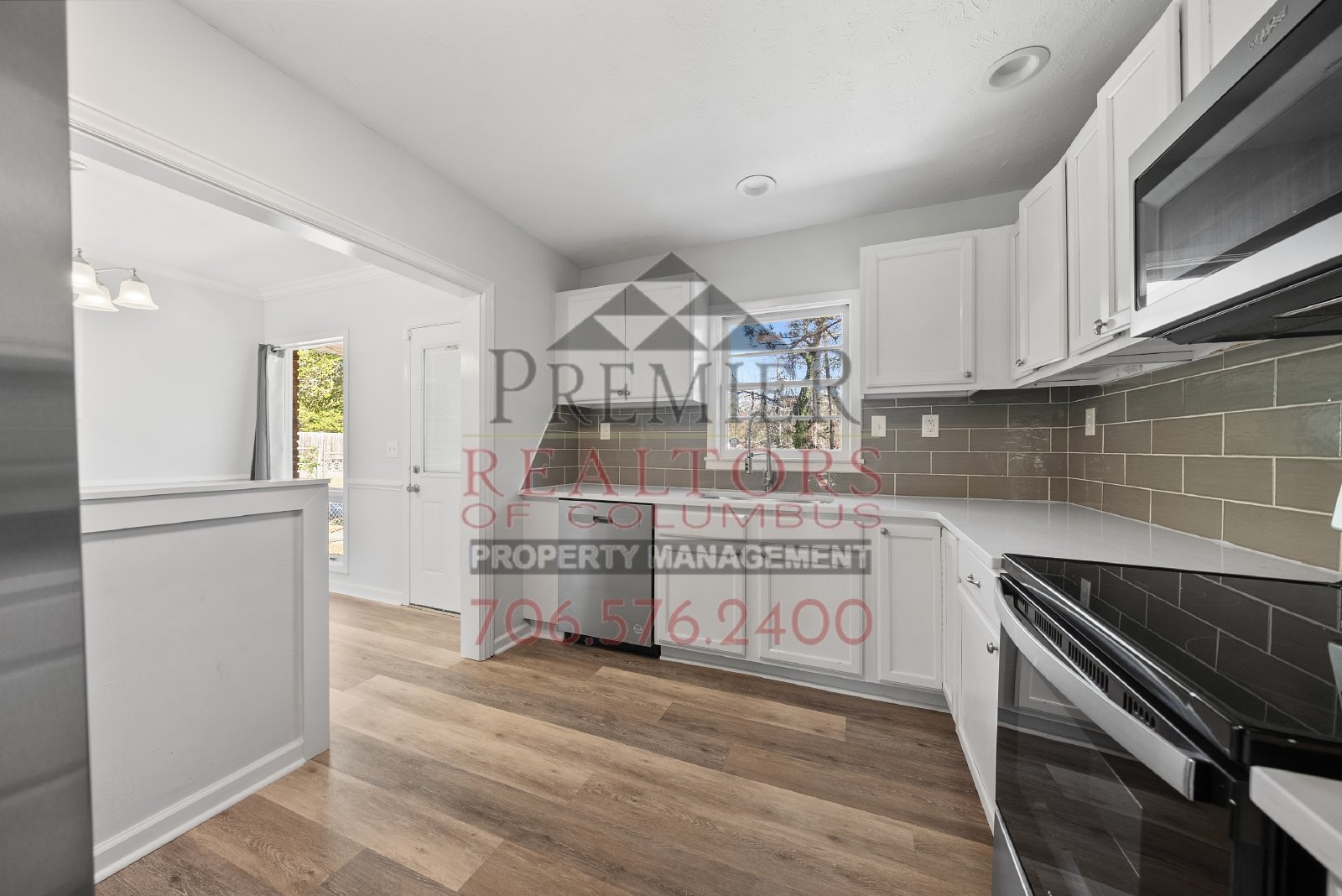 386 Victoria Drive - 1 property image