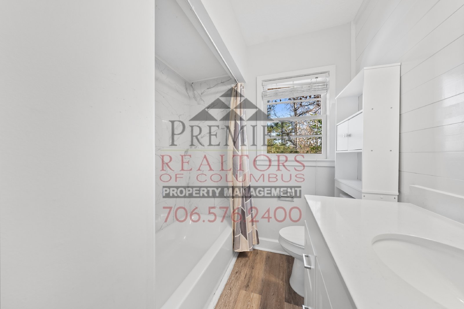 386 Victoria Drive - 1 property image