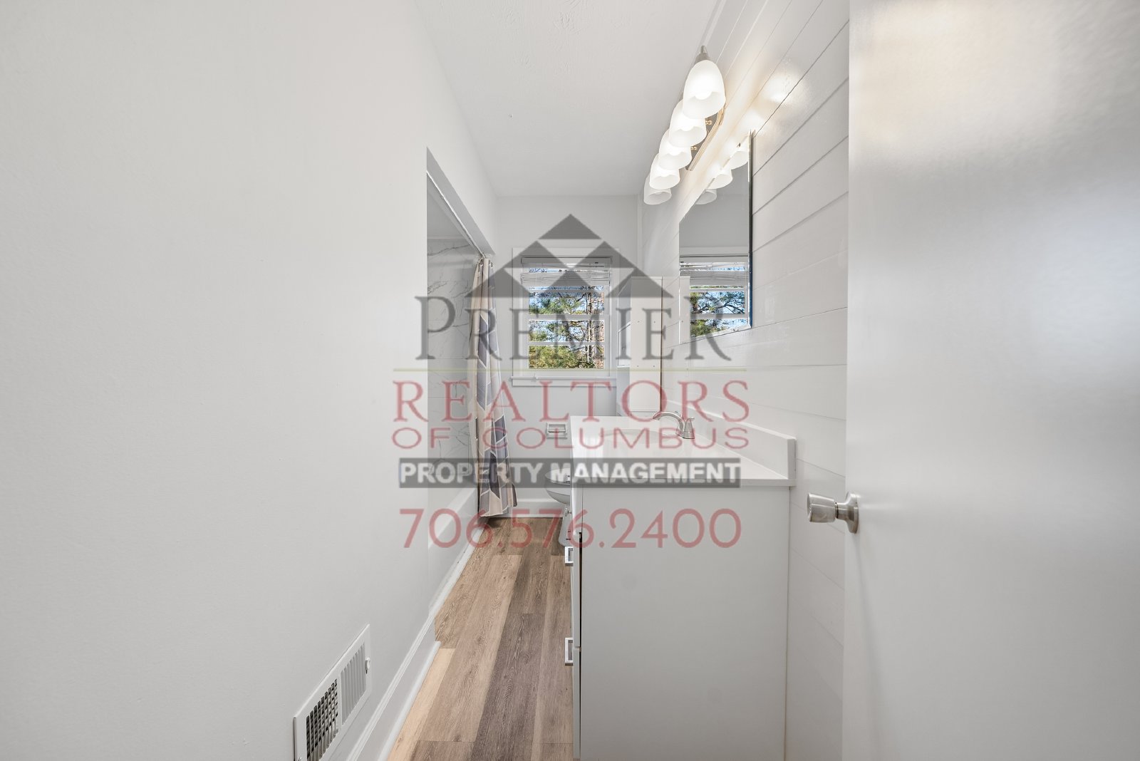 386 Victoria Drive - 1 property image