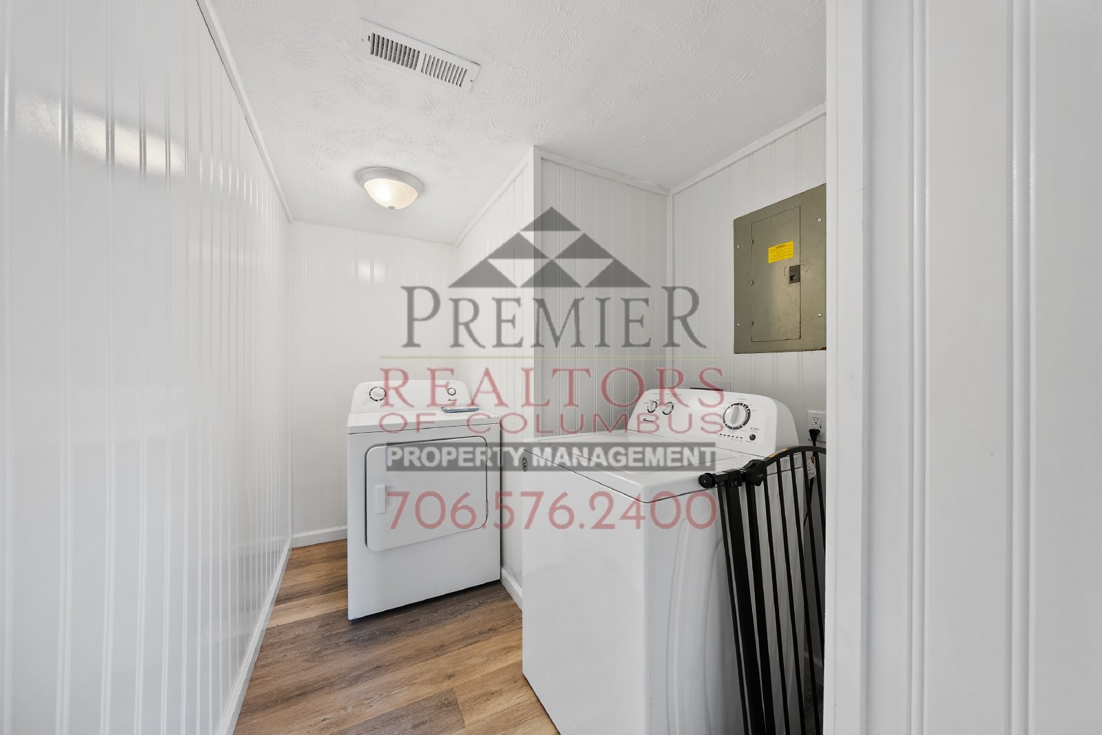 386 Victoria Drive - 1 property image