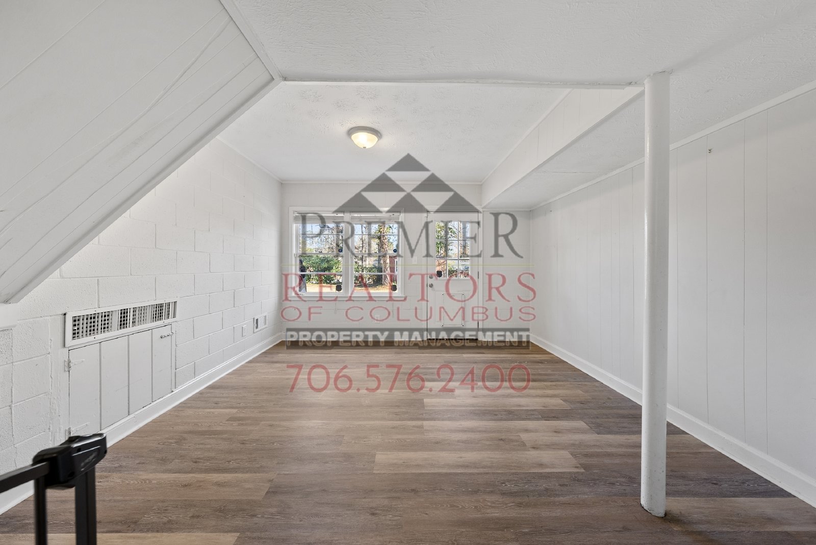 386 Victoria Drive - 1 property image