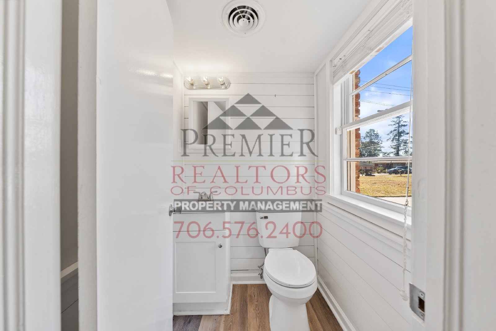 386 Victoria Drive - 1 property image