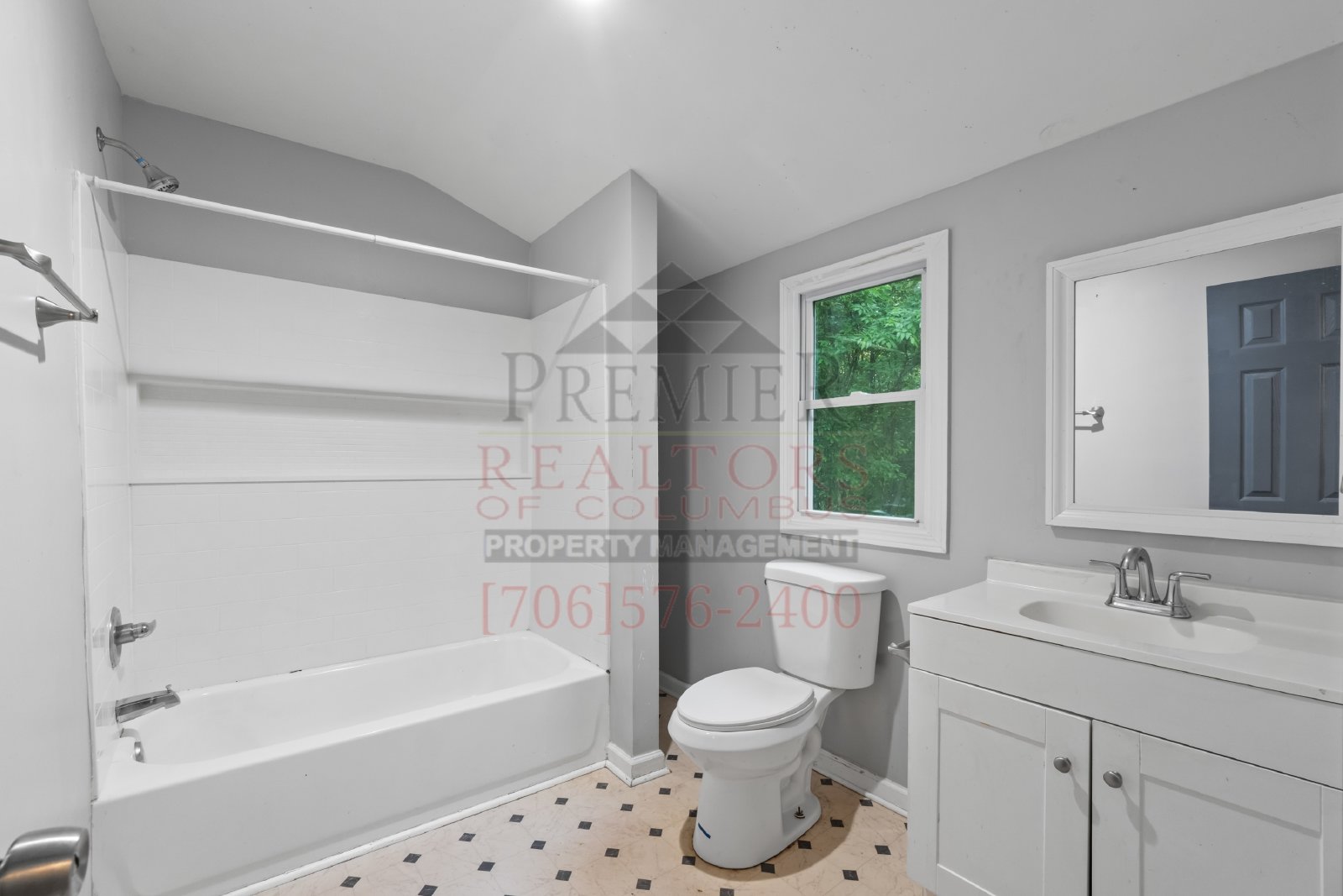 615 32nd St. - 1 property image