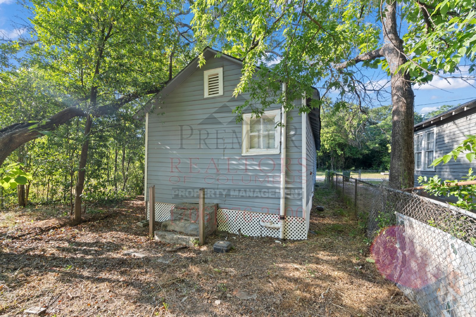 608 32nd St. - 1 property image