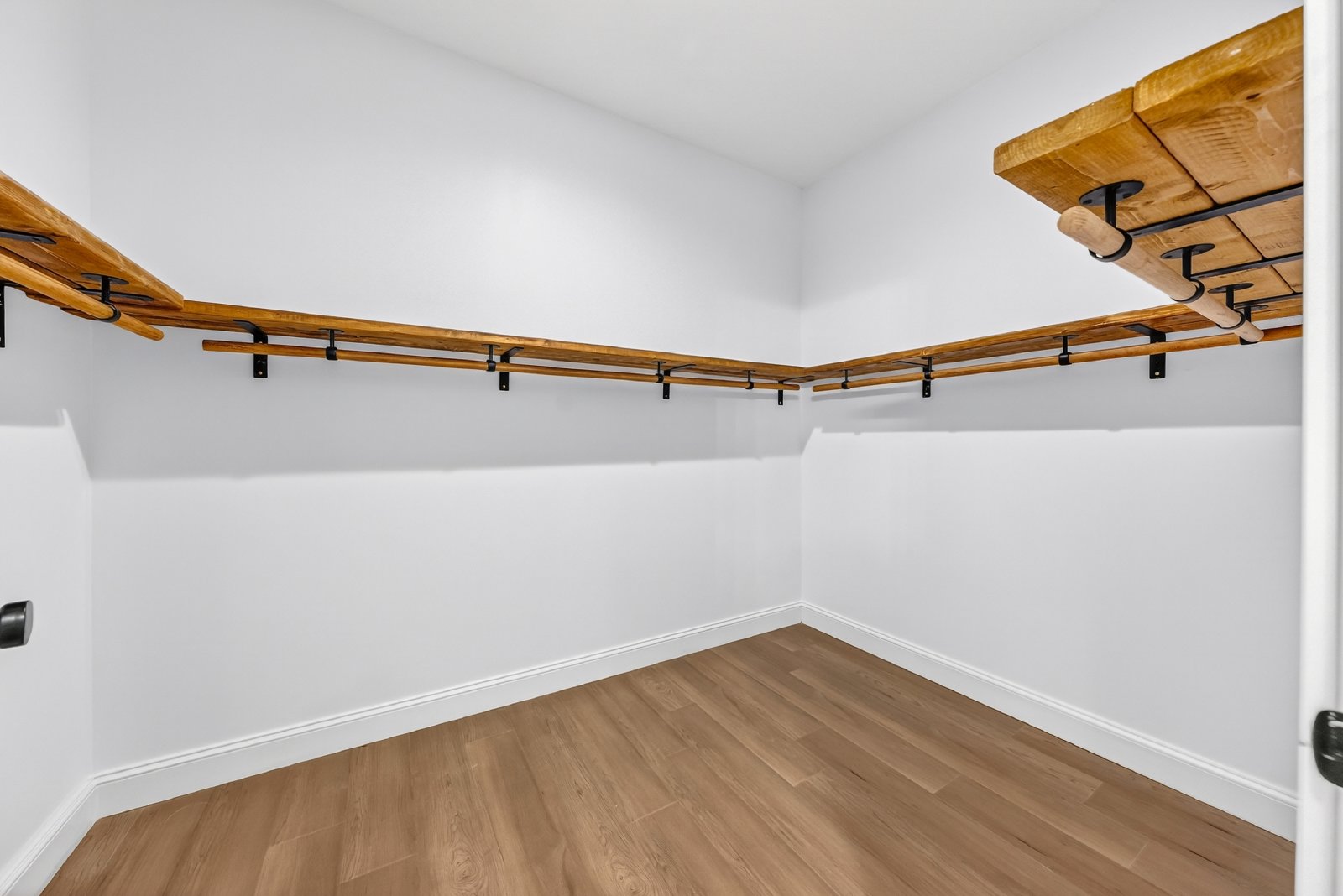 170 Willis Street - 1 property image