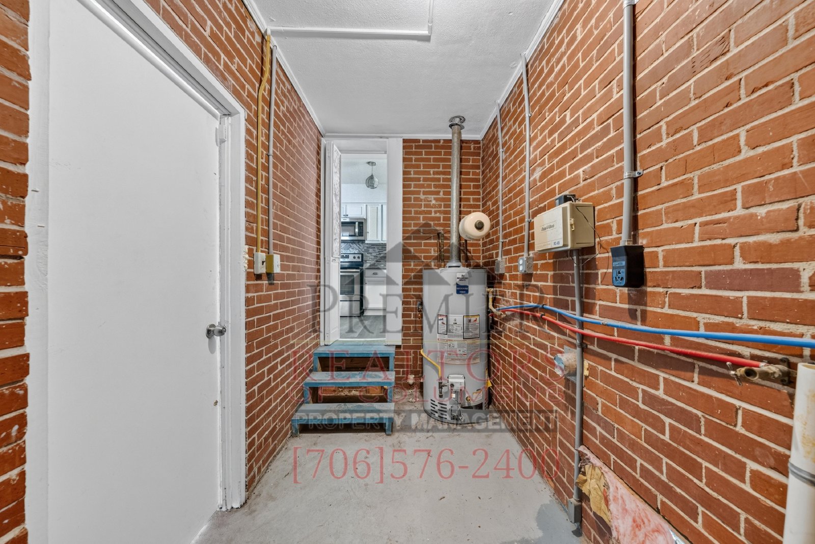 1819 Rosemary Lane - 1 property image